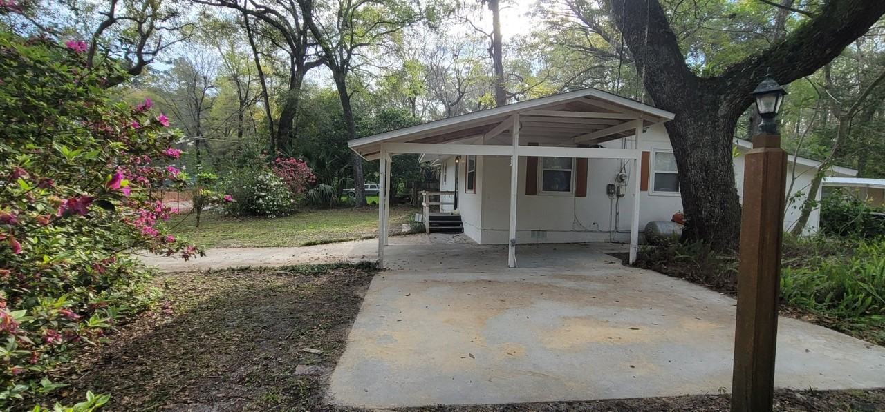 1210 Carson Dr - Photo 2 of 23