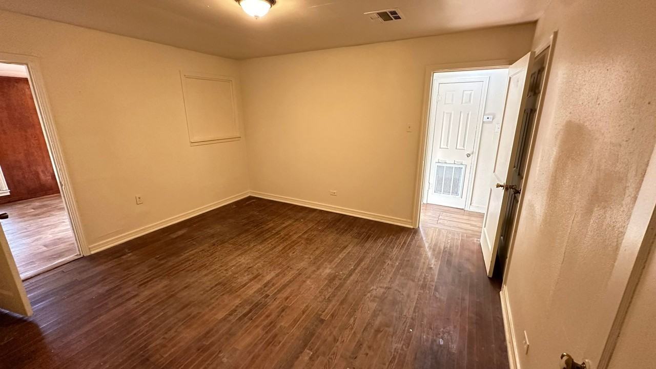 3717 Grammont St - Photo 5 of 9