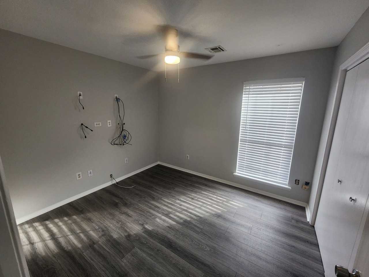 9203 Highcrest Dr - Photo 3 of 6