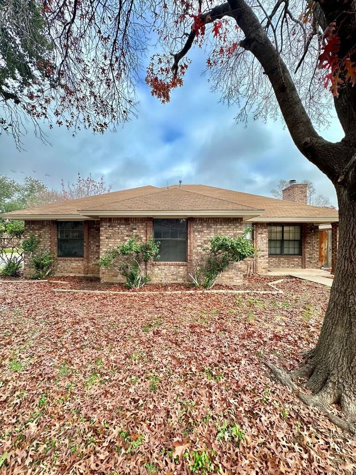 3546 Cedar Ridge Ln - Photo 2 of 31