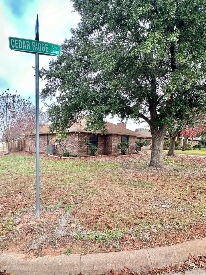 3546 Cedar Ridge Ln - Photo 5 of 31