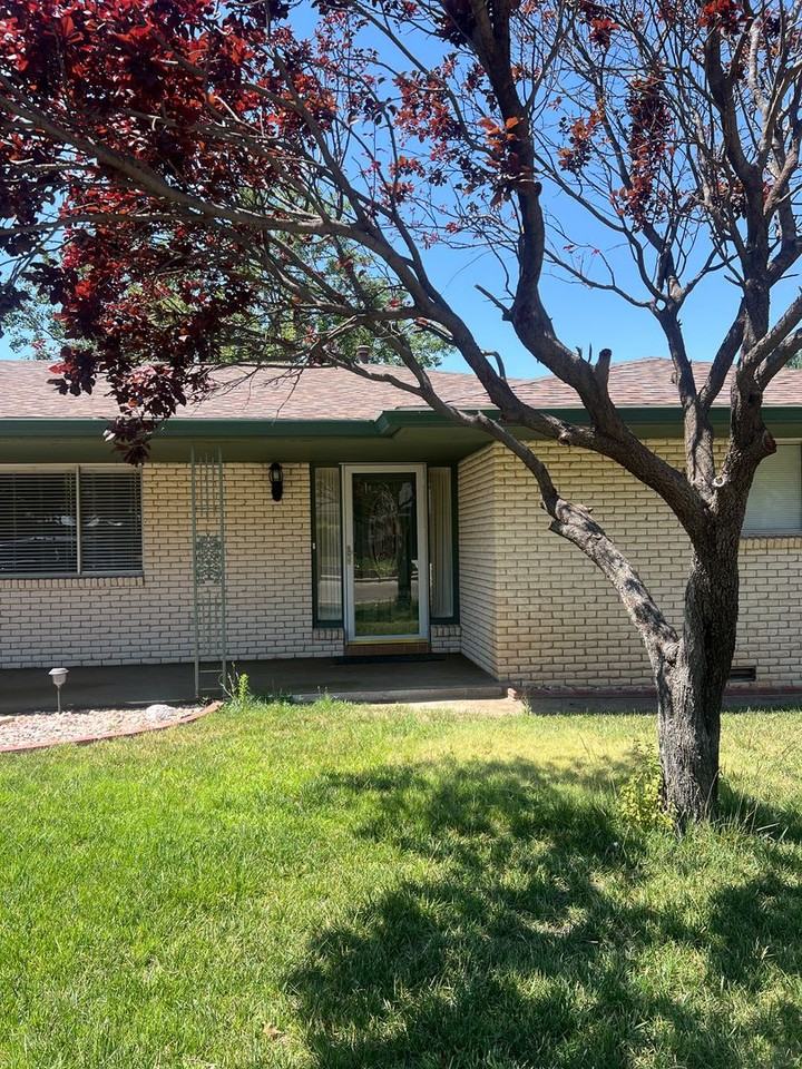 2608 Highland Rd - Photo 2 of 48