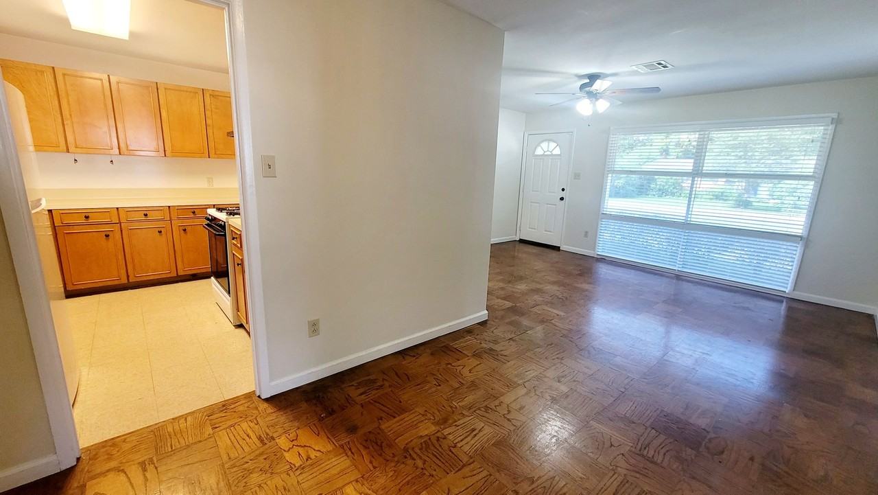 115 Antigua Dr - Photo 3 of 16