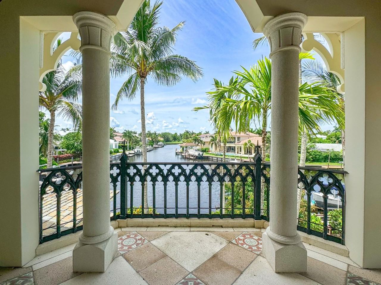 730 21st Ave S - Photo 3 of 50