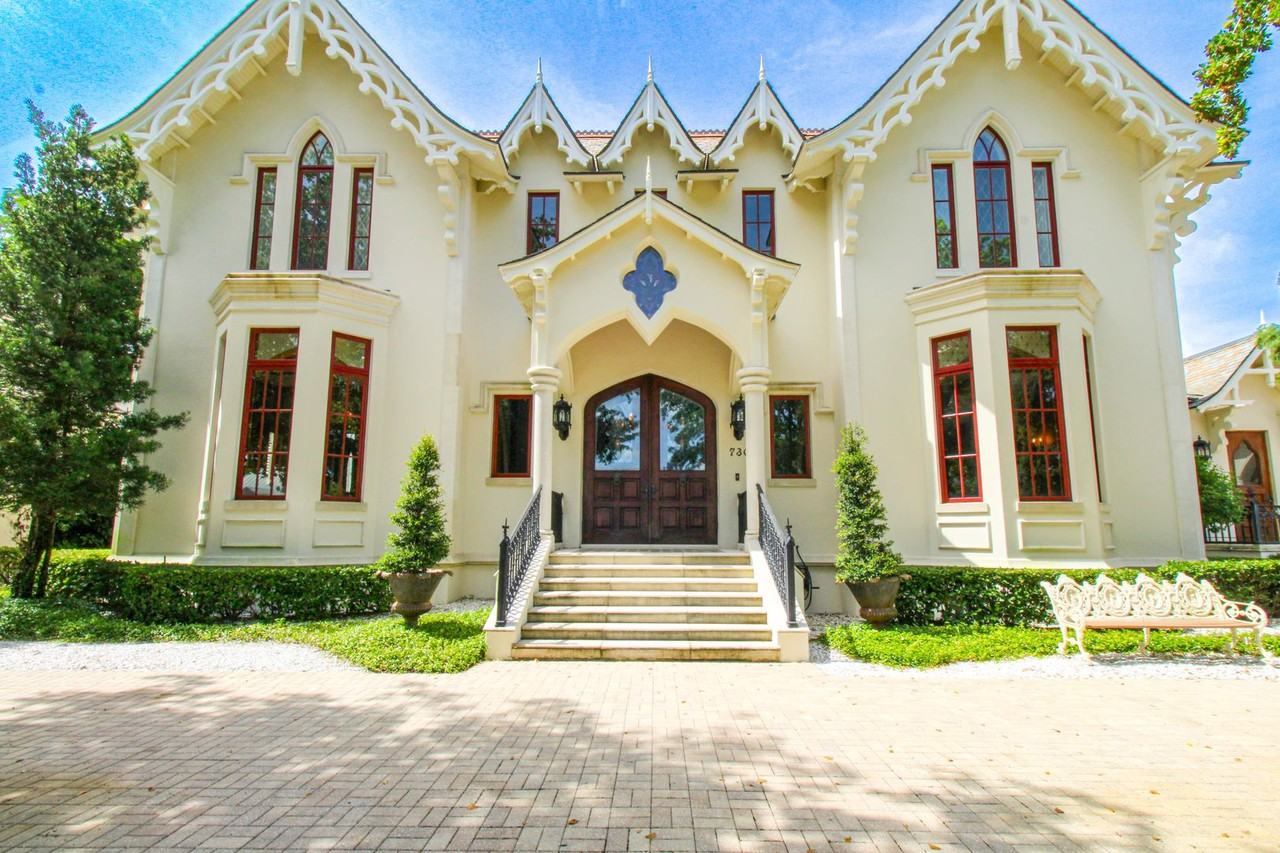 730 21st Ave S - Photo 4 of 50