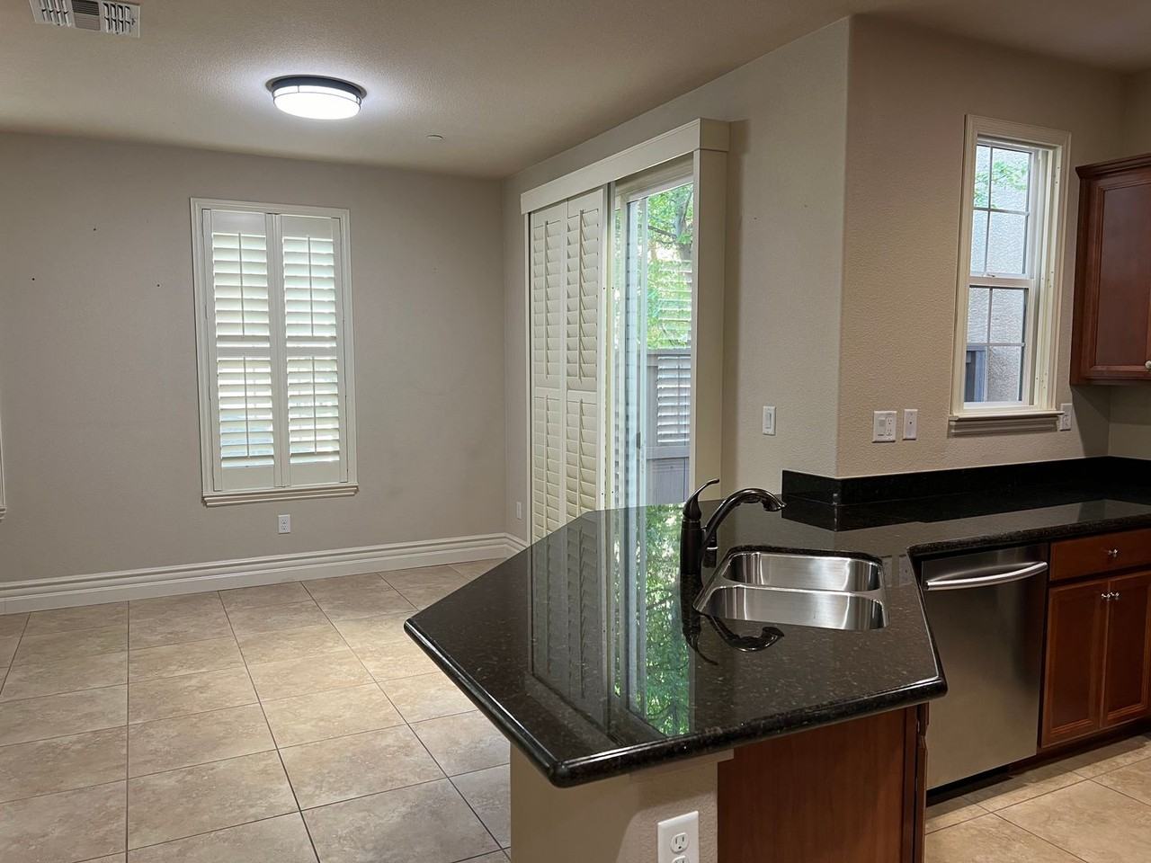 66 Chambord Way - Photo 3 of 20