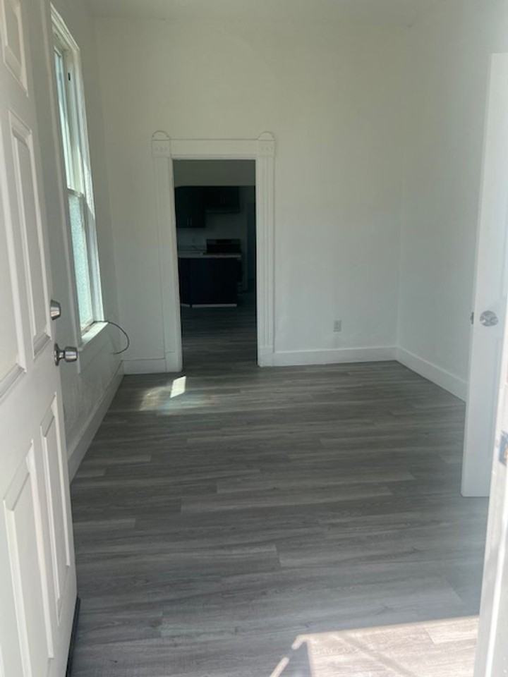 3439 Helen St - Photo 3 of 26