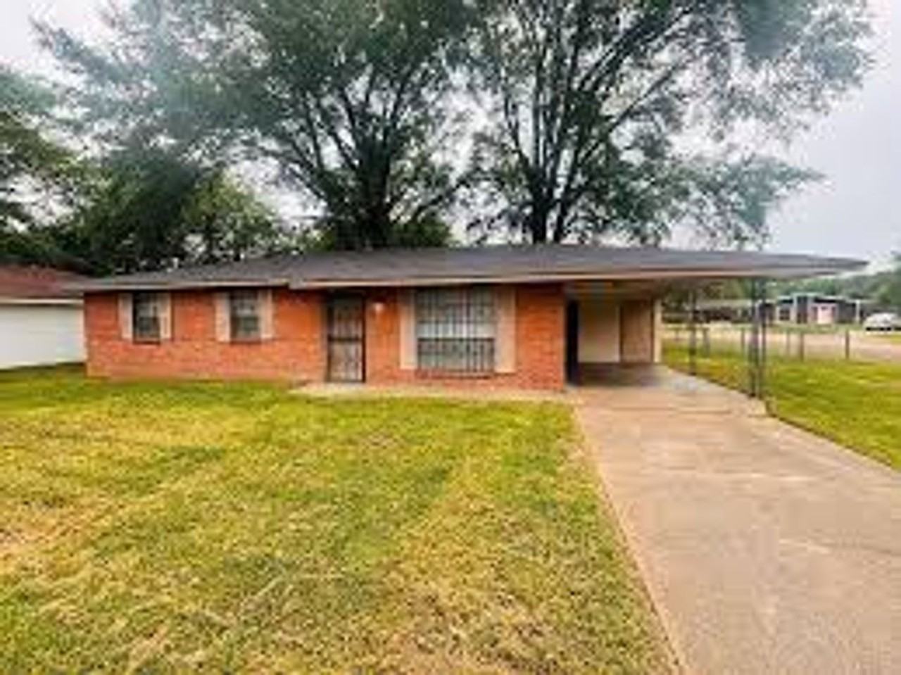 6735 Harry S Truman Dr