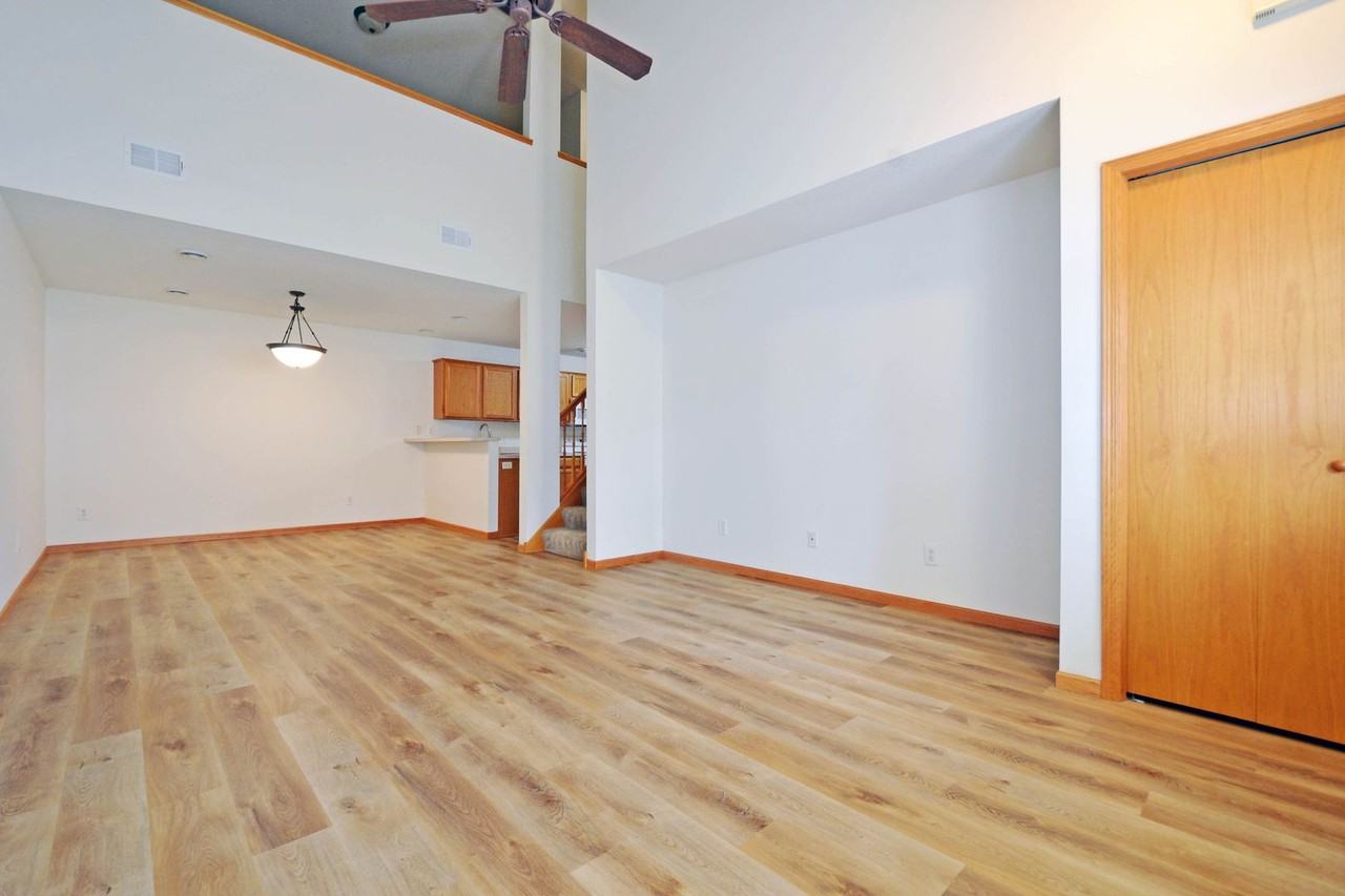 17081 Eagleview Way - Photo 2 of 19