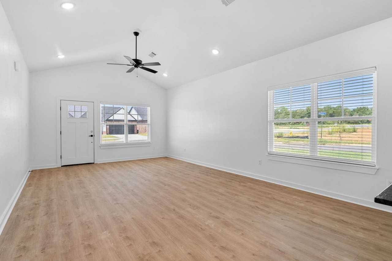 8701 Cantera Dr - Photo 2 of 26