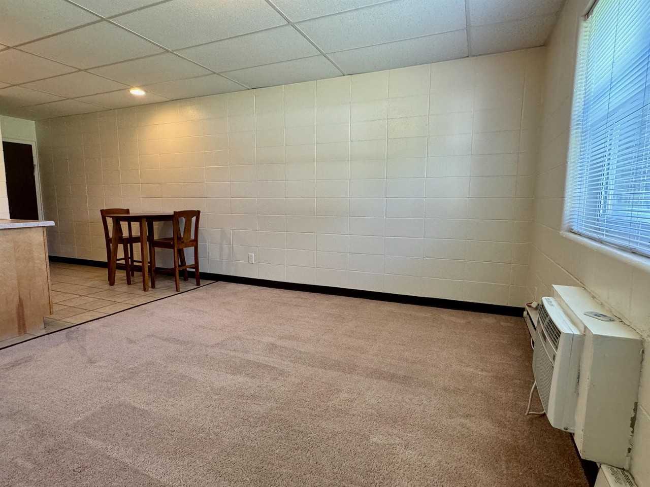 Lincoln South - Photo 3 of 7