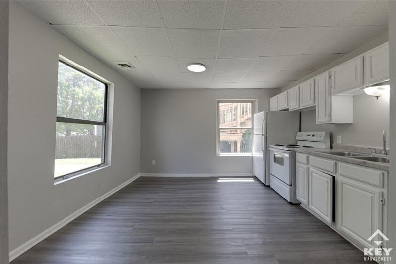 1033 S Richmond Ave #1 - Photo 5 of 17