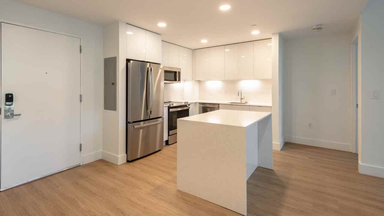 Third Square - Photo 6 of 50