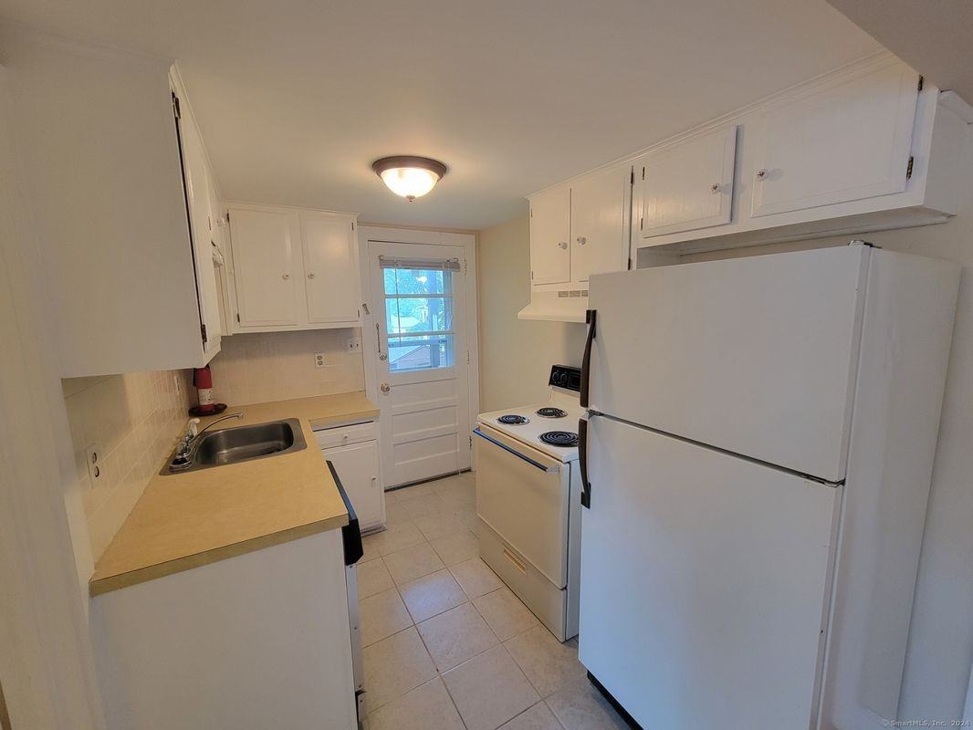 25 Wilcox Ave - Photo 2 of 12