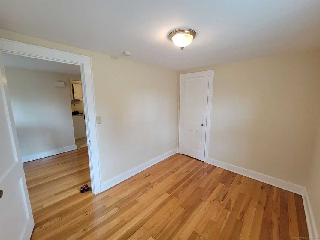 25 Wilcox Ave - Photo 3 of 12