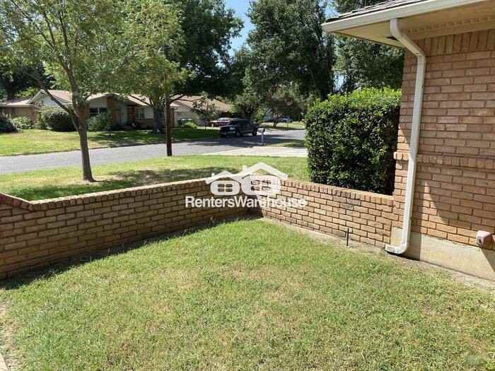 1228 Bryn Mawr Pl - Photo 3 of 29