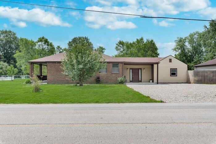 1402 S Hawthorne Ln - Photo 2 of 24