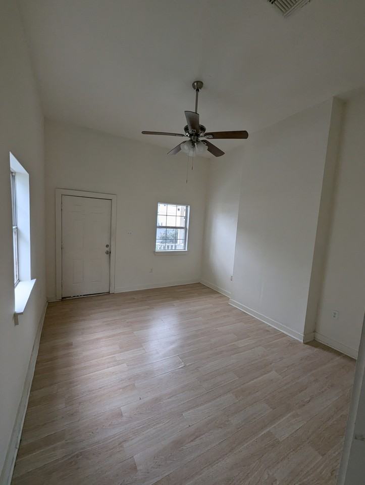 2914 Baudin St #NA - Photo 2 of 14