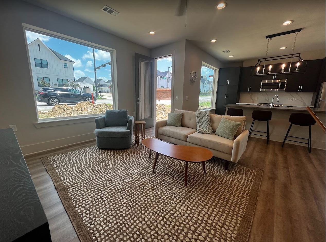 213 Holleman Dr E #203 - Photo 5 of 8