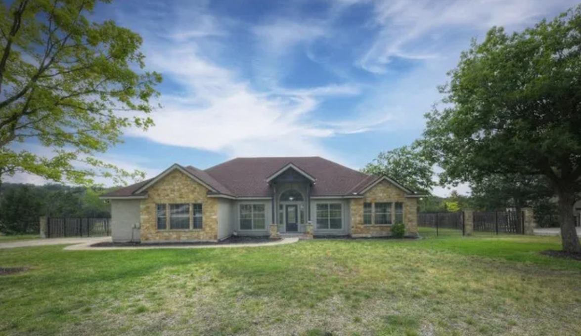 913 Long Mdw #NA - Photo 2 of 27