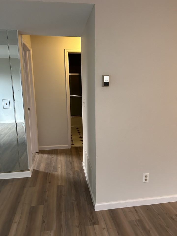 1195 S Gilbert St - Photo 4 of 17