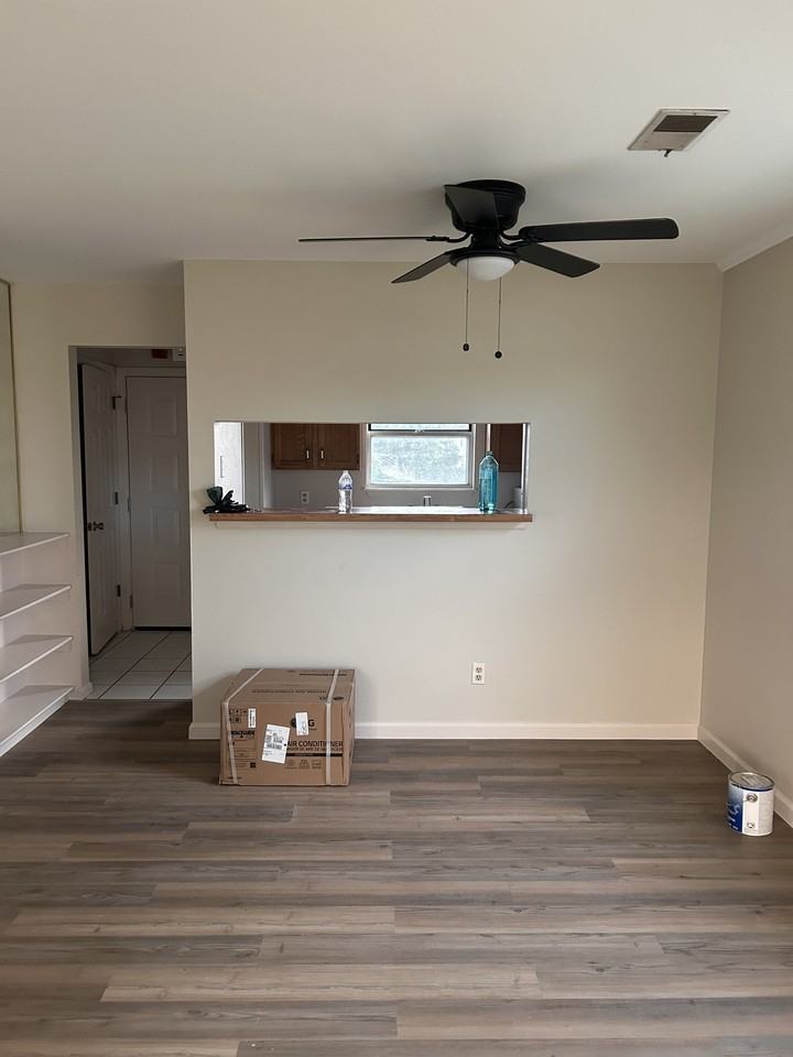 1195 S Gilbert St - Photo 5 of 17