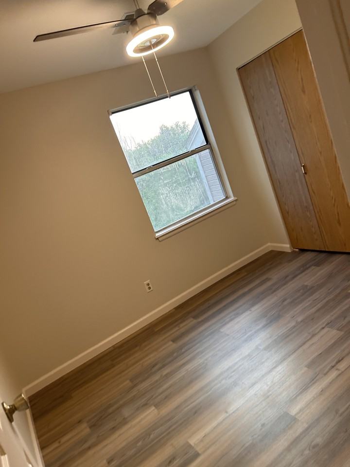 1195 S Gilbert St - Photo 7 of 17