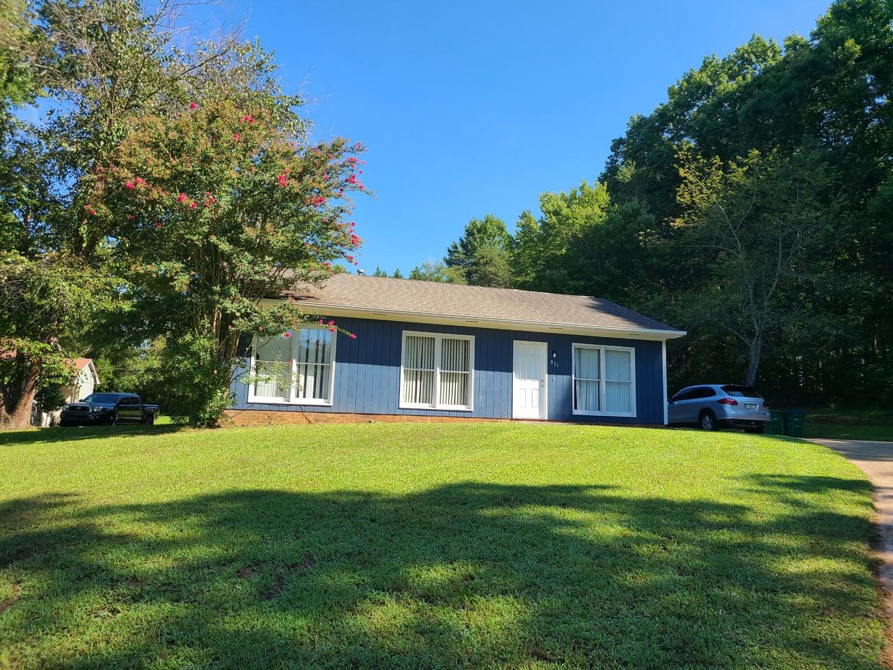 571 Heatherton Ln #NA - Photo 2 of 11