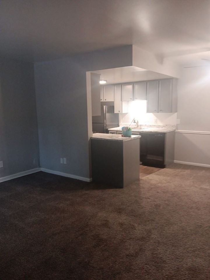 Stratford East Apartments - Photo 3 of 50