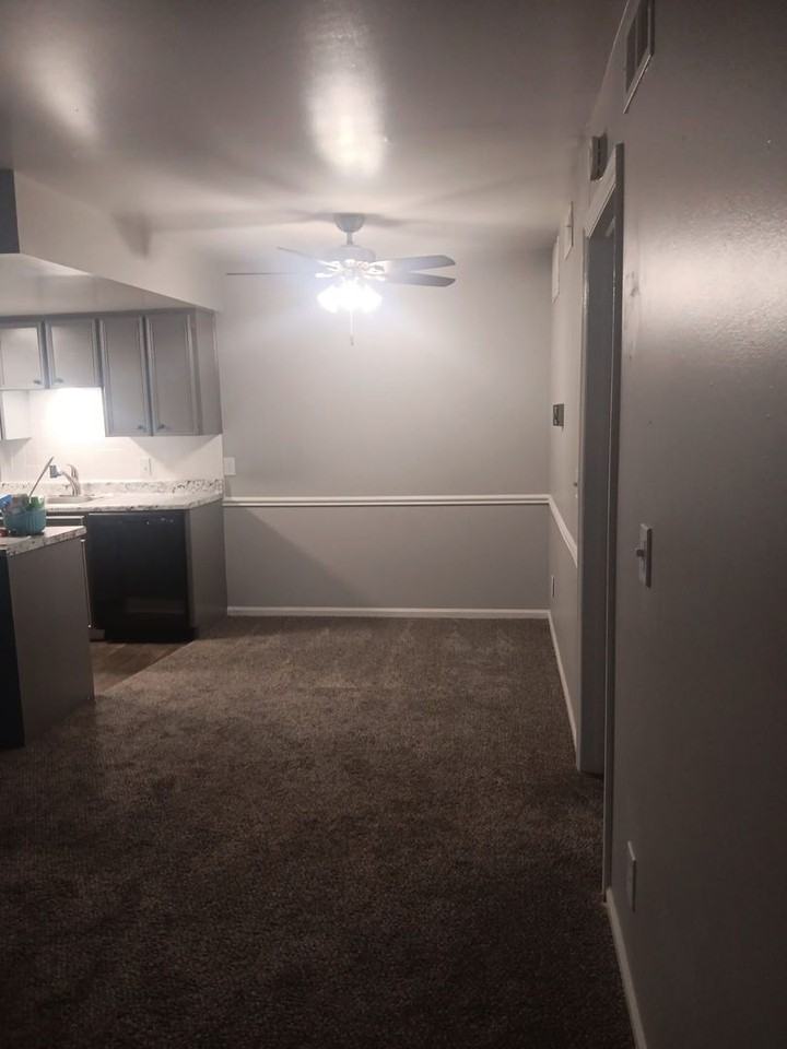 Stratford East Apartments - Photo 4 of 50