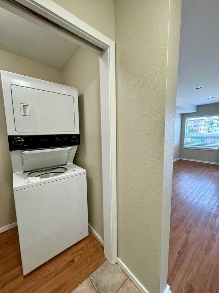 Modern Apartments - Photo 4 of 13