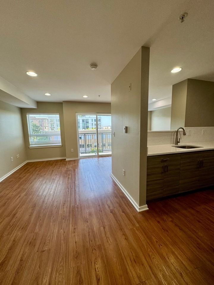 Modern Apartments - Photo 5 of 13