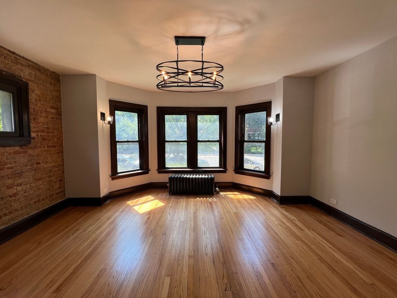 2121 Ridge Ave - Photo 2 of 22