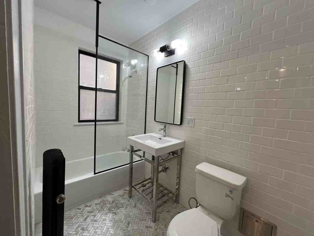 2121 Ridge Ave - Photo 6 of 18