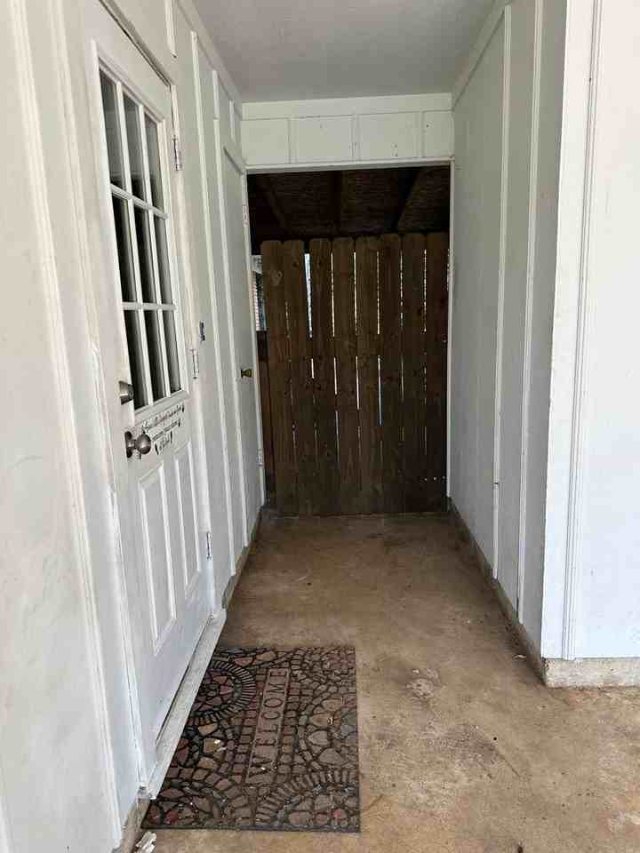 9517 Oleander Cir - Photo 3 of 27