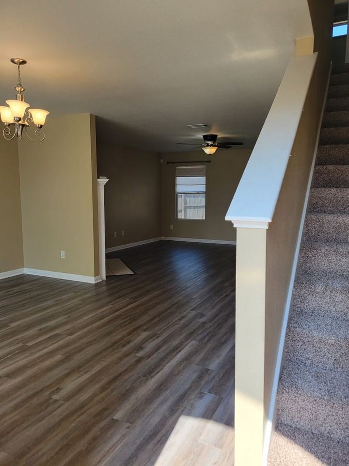 2611 Echo Dr - Photo 2 of 29