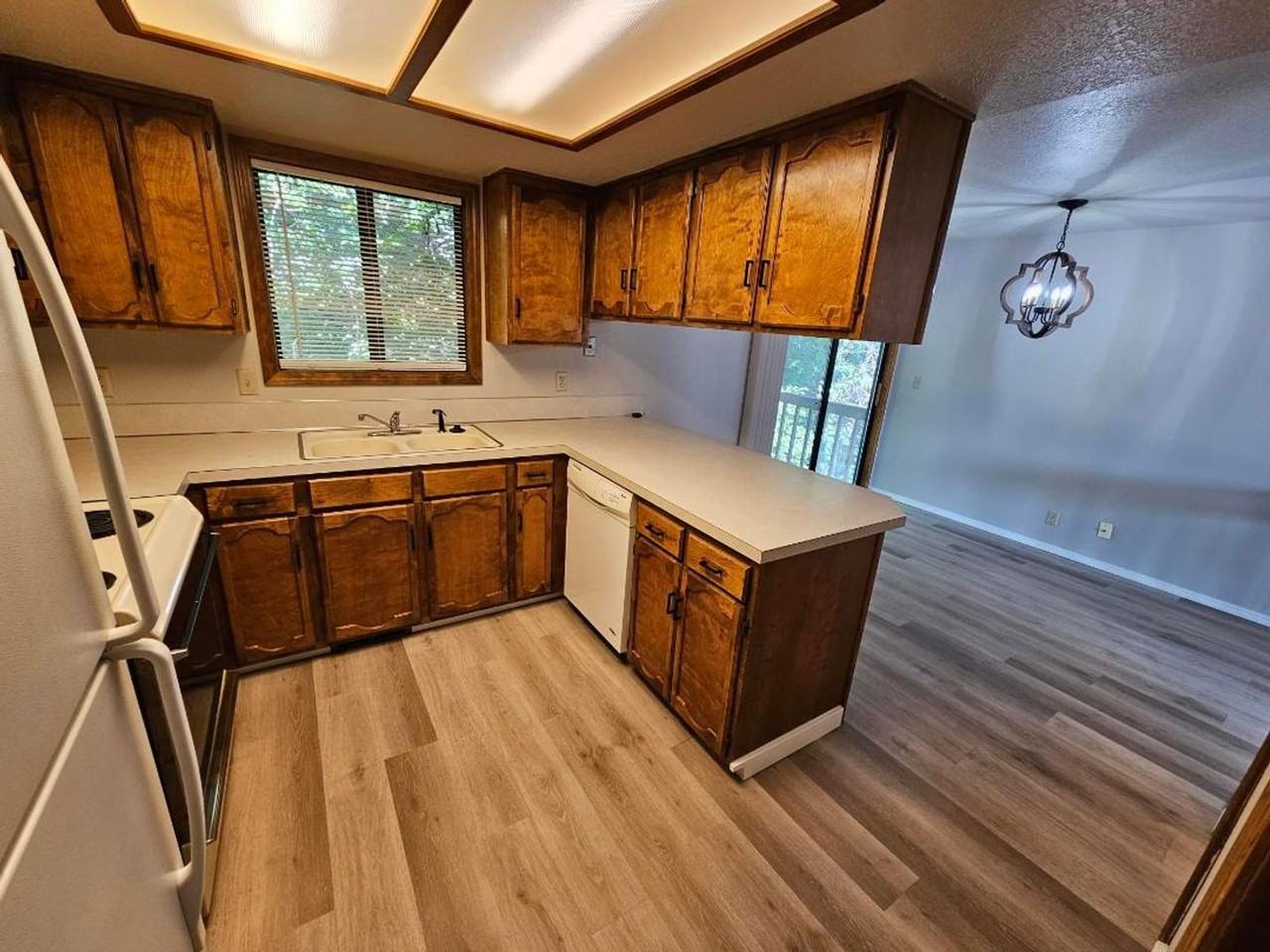 241 South Bruce Lane - Photo 3 of 24