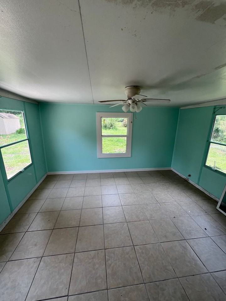 3229 Valley View Dr - Photo 5 of 13