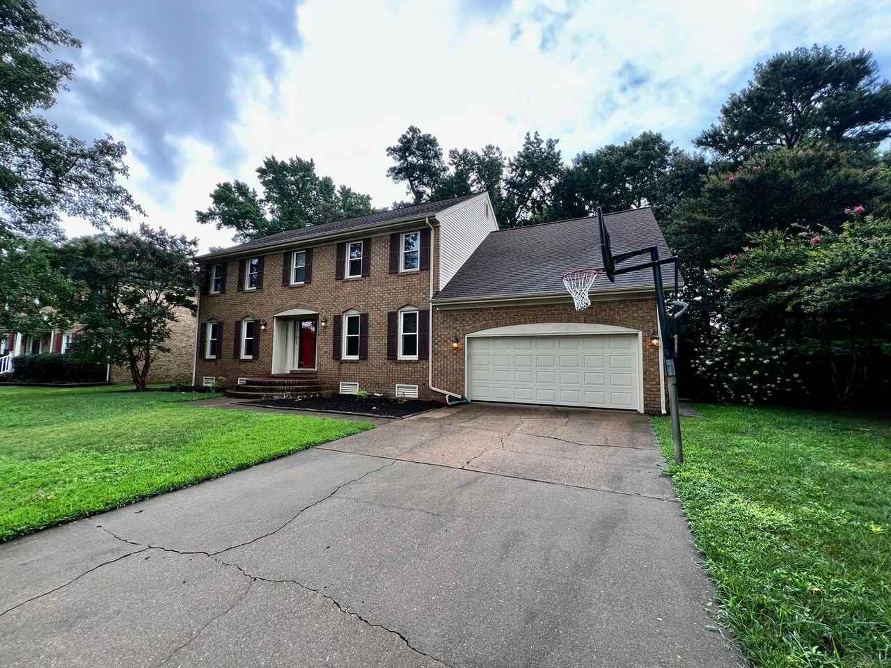 5425 Hargrove Blvd - Photo 2 of 42