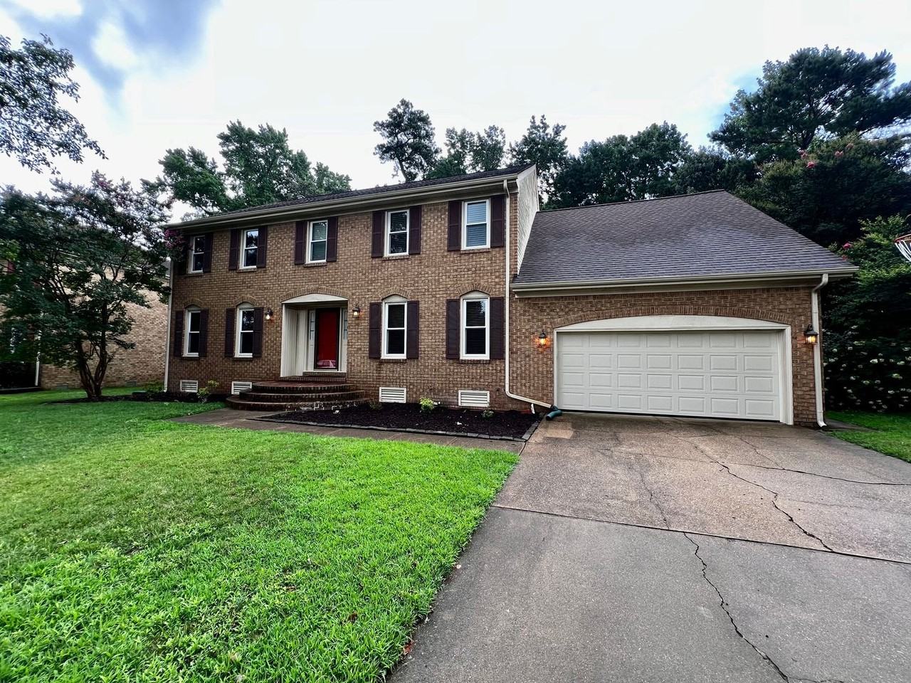 5425 Hargrove Blvd - Photo 3 of 42