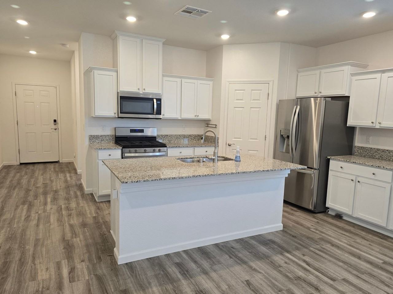 1315 Texas Sky Dr - Photo 3 of 36