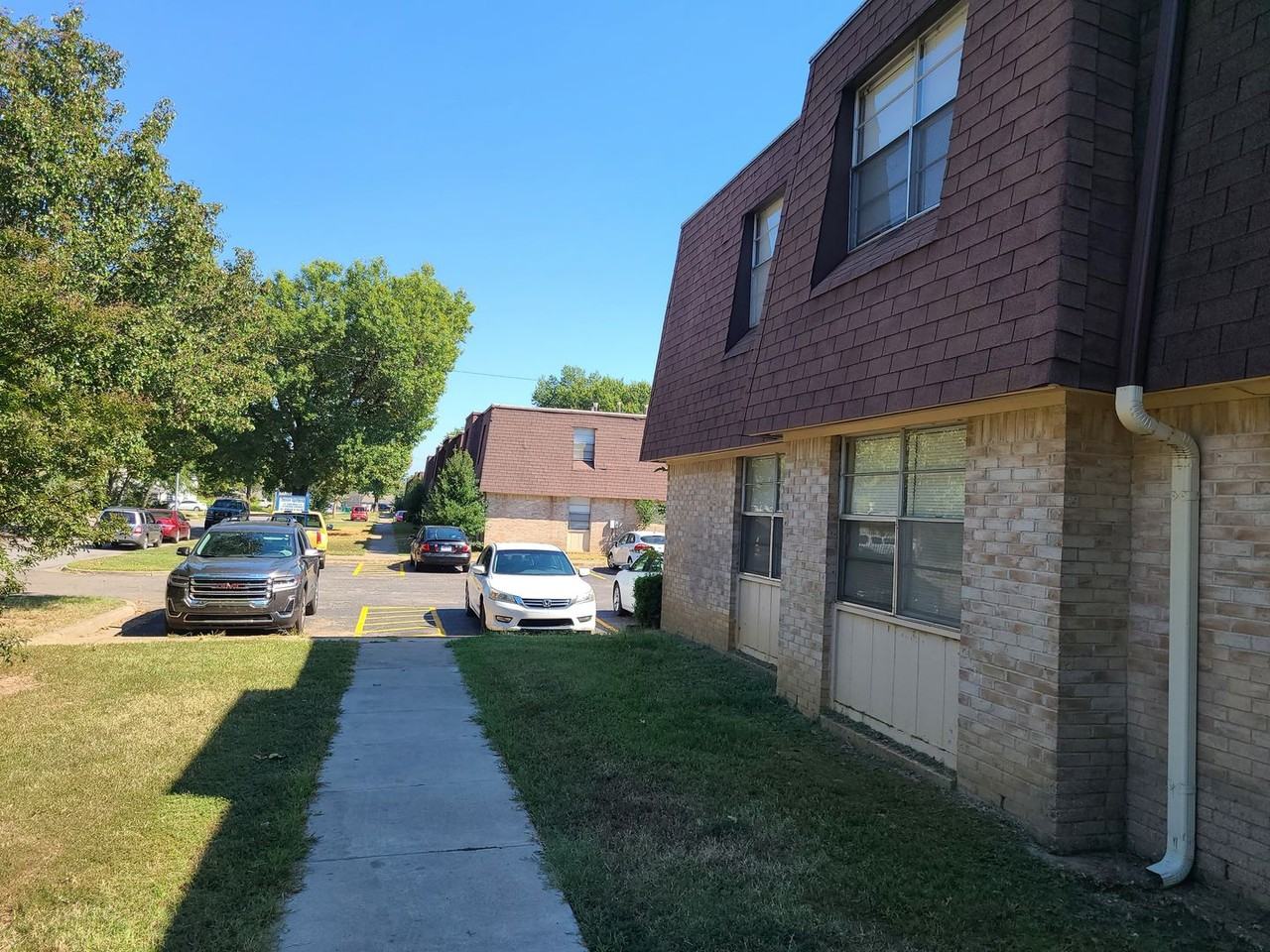 Treeview Apartments - Photo 2 of 24