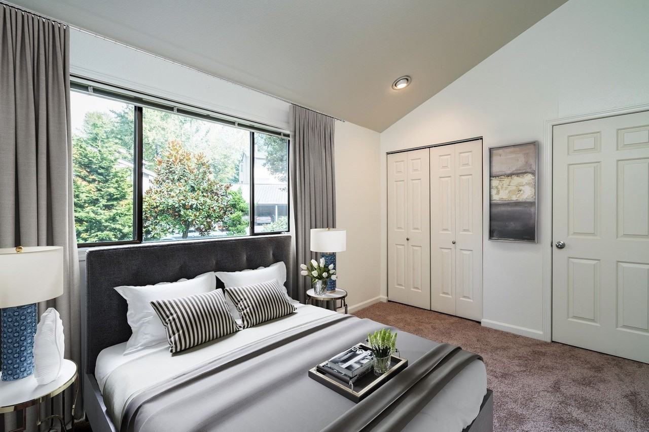 Benchmark - Photo 3 of 8