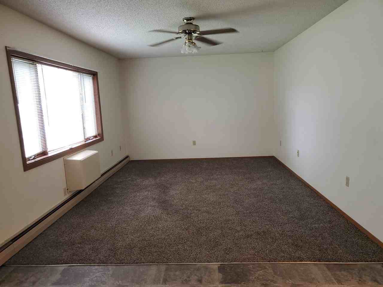 Sherman (SHE800S) - Photo 3 of 5