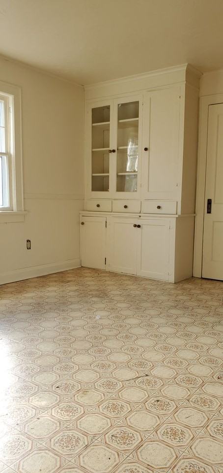 Quincy Duplex - Photo 2 of 9