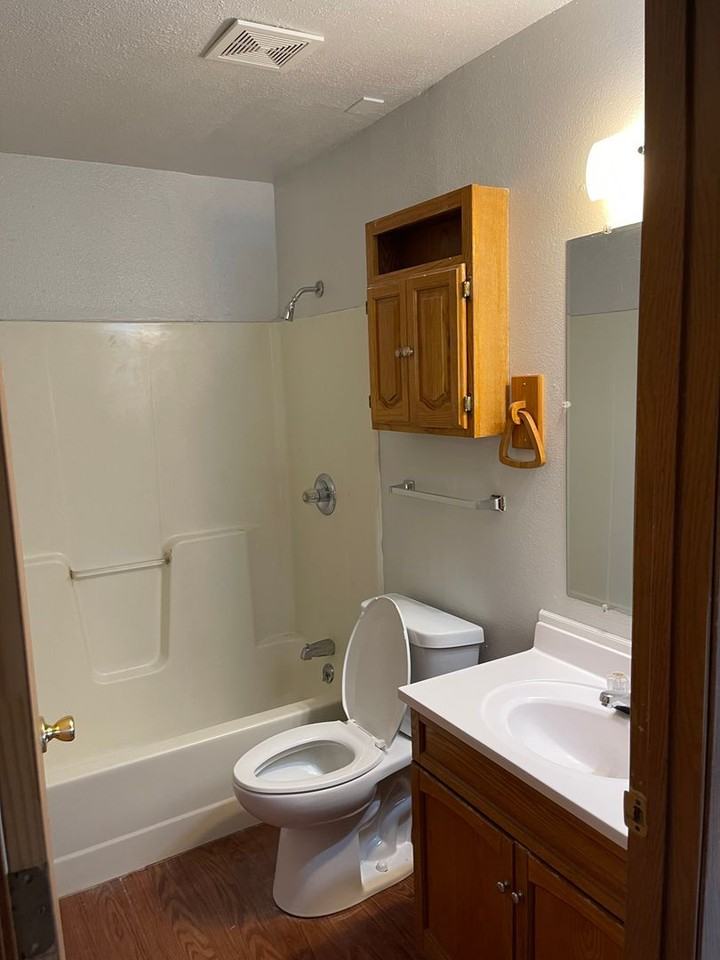 Windsor Apartments - Photo 3 of 10