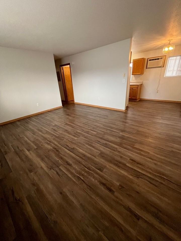 Windsor Apartments - Photo 2 of 10