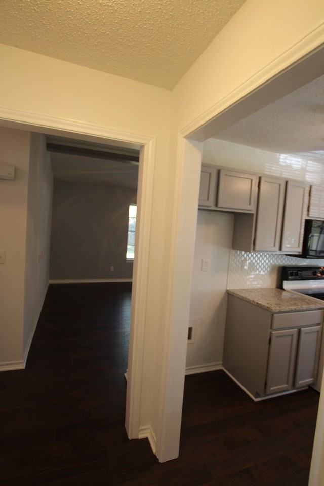 1107 Jan St - Photo 4 of 24