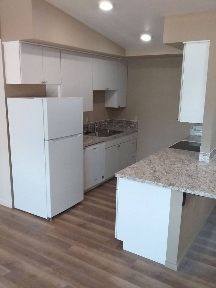 92 Main St - Photo 2 of 9