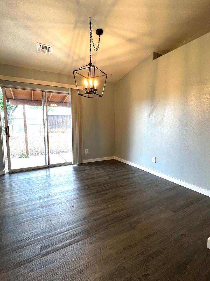 8406 E Sommer Dr - Photo 5 of 12